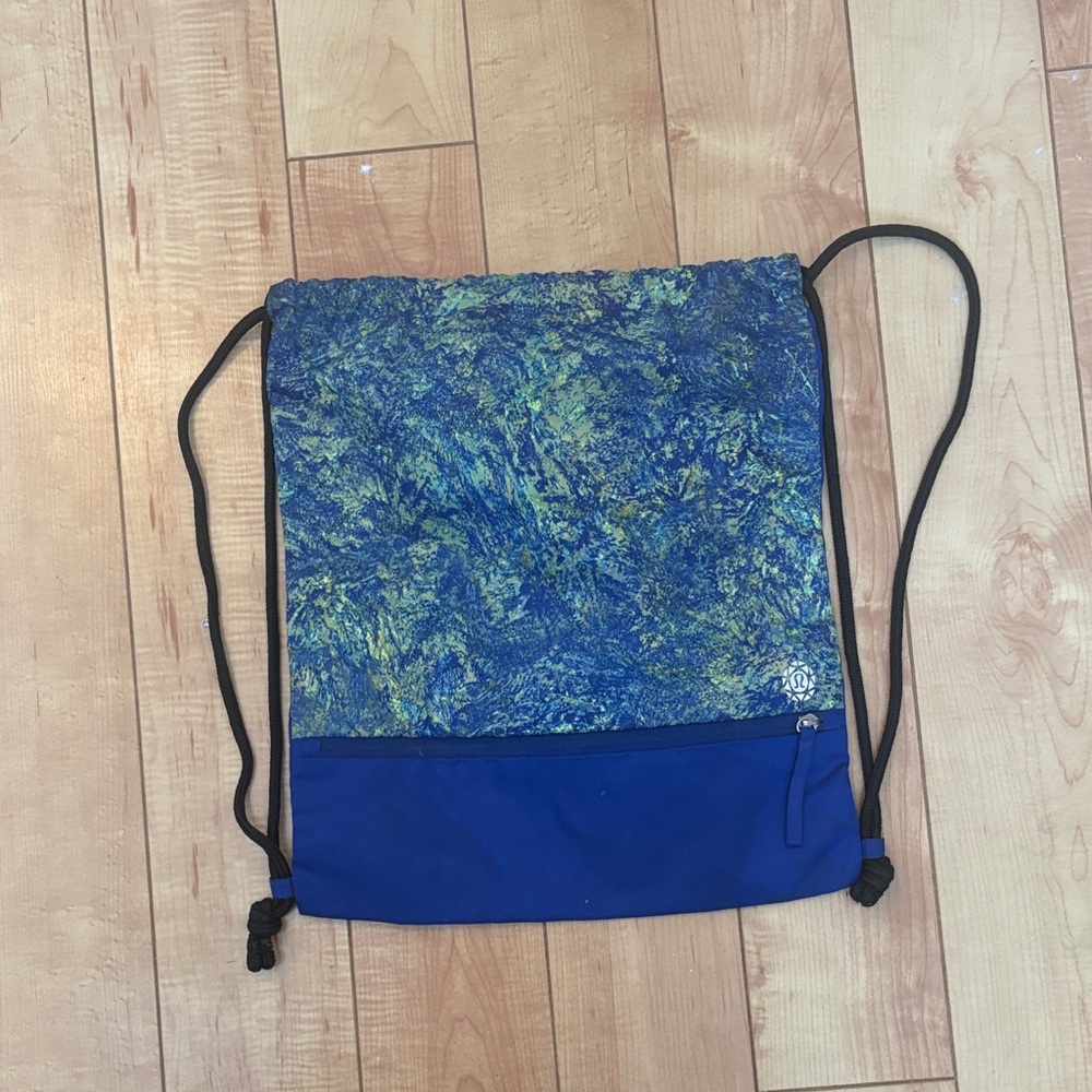 lululemon athletica Blue & Green Marble Drawstring Backpack